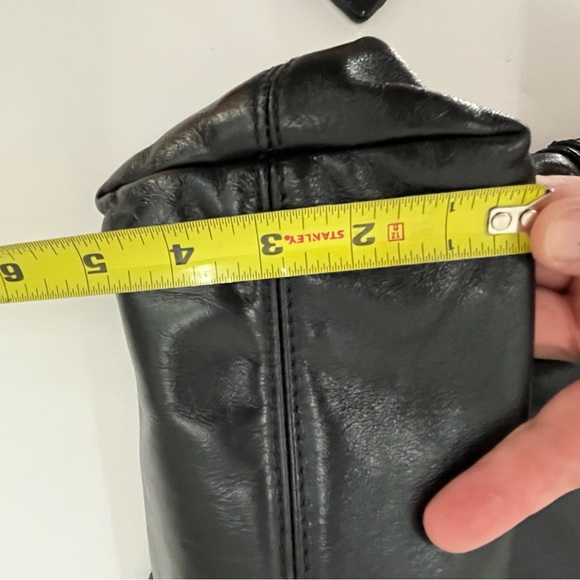 Marc Jacobs 15”x12” leather pleated bag 0234 solid black soft shoulder purse - Picture 8 of 15